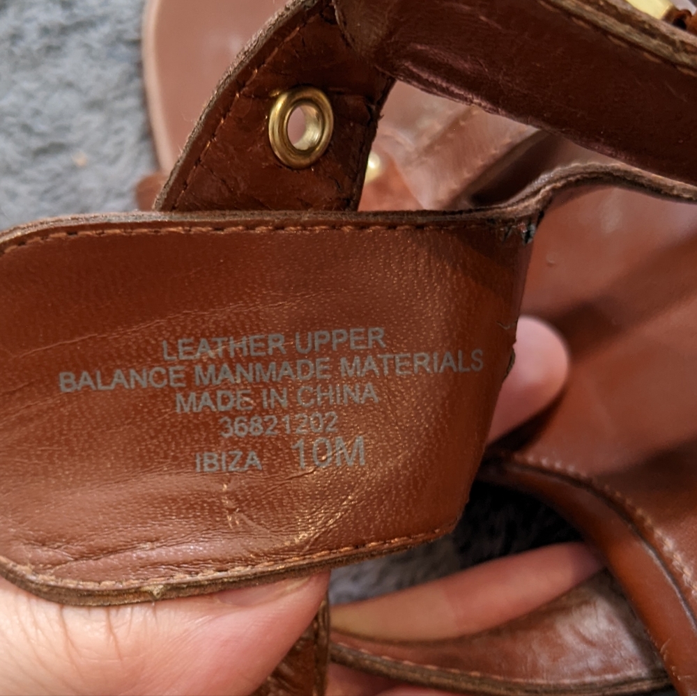 Brown strappy heeled sandals with belt buckle clasp - Picture 7 of 7
